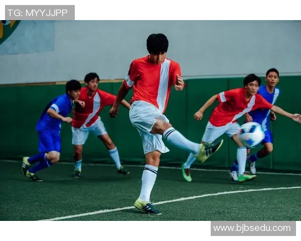 内讧足球背后的秘密与挑战揭示了团队合作的重要性与竞技精神的真实考验